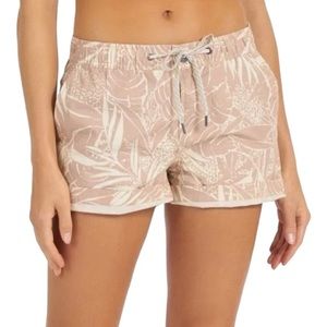 Vuori Women's Ripstop Shorts in Pink Salt Rainforest Print Size Large